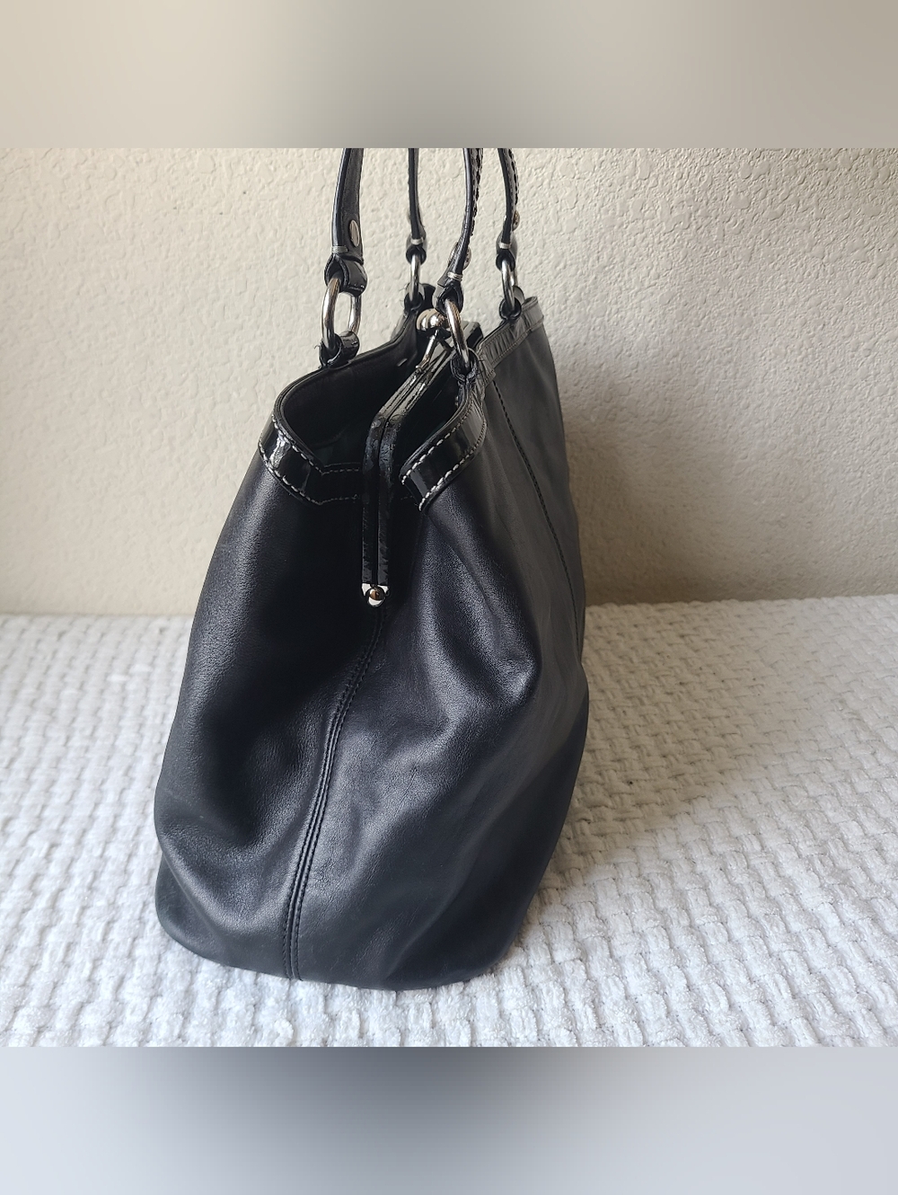 Coach Classic Black Leather Handbag - Picture 3 of 14